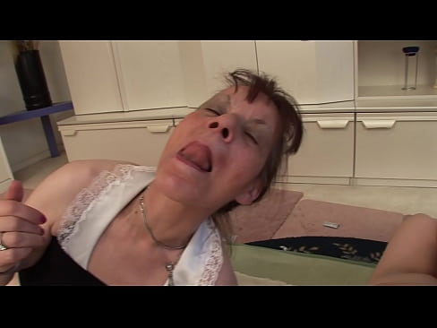 ❤️ Dues àvies i un avi fan un trio ❤️ Porno de qualitat a nosaltres ☑