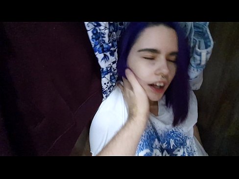 ❤️ Vaig trobar la meva germana a l'armari i la vaig ajudar a correr-se ❤️ Porno de qualitat a nosaltres ☑